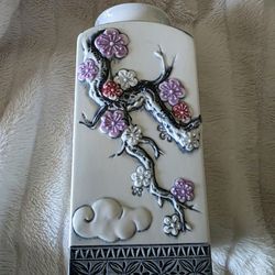 Vintage chinese vase