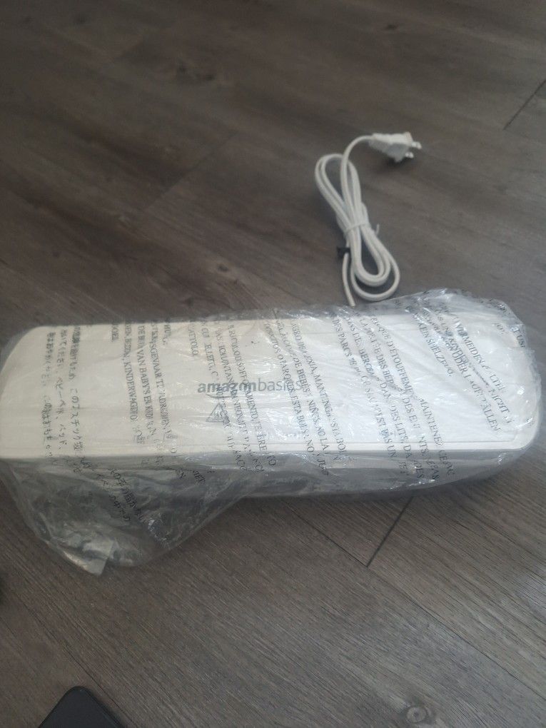 Amazon Basics Laminator With 1 Pack Of Laminator Paper