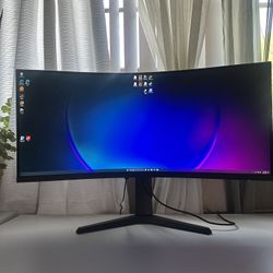 Curved Monitor