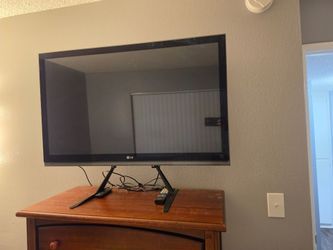 TV LED 42" works $25