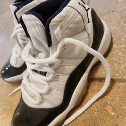 AIR JORDAN SPACE JAM RETRO 11 SIZE 4