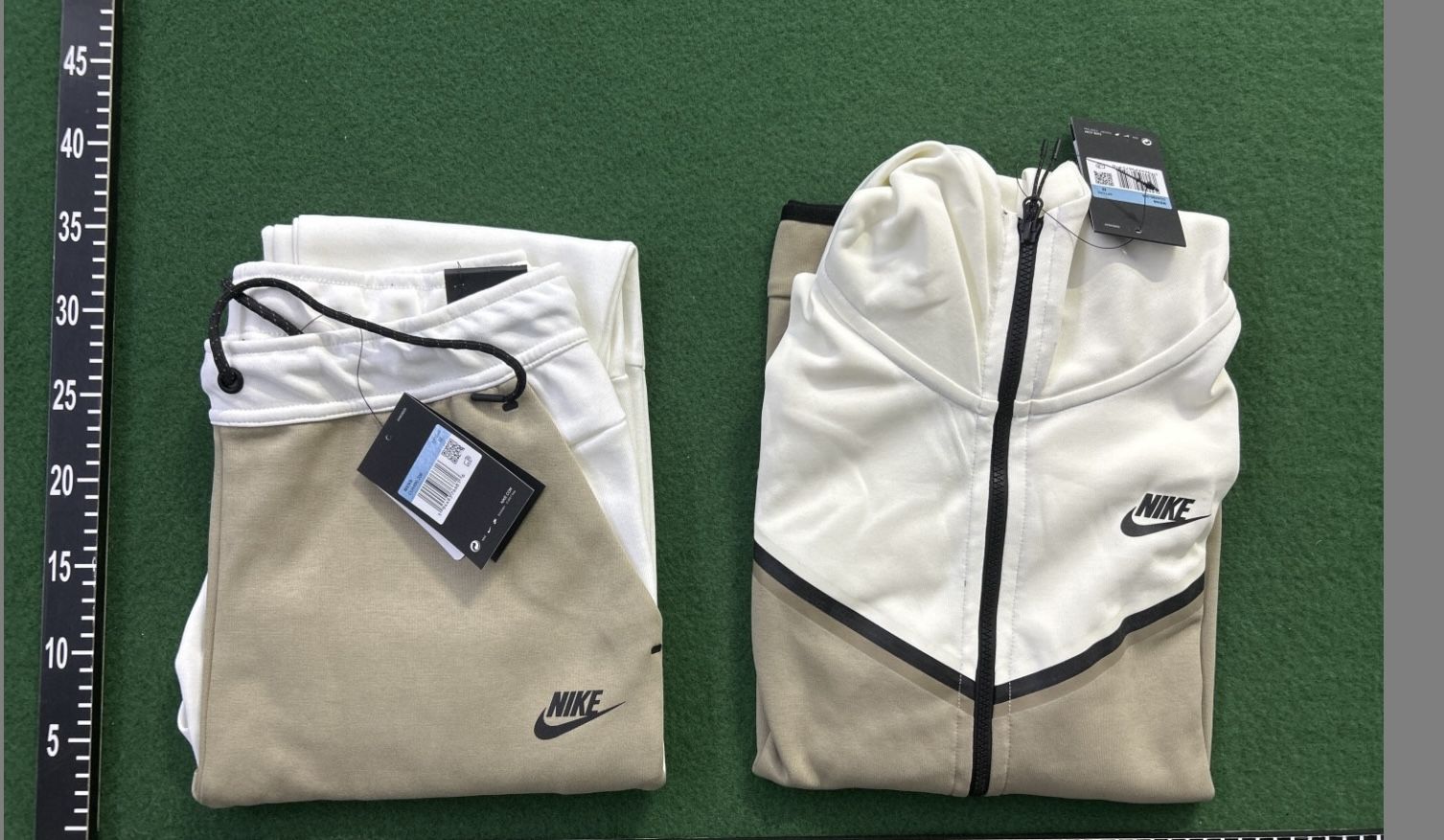 Nike Tech Set