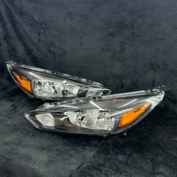 2015-2018 ford focus  headlights pair