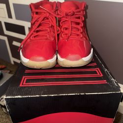 Air Jordan 11 Win Like 96 Size 9.5 Gym Red