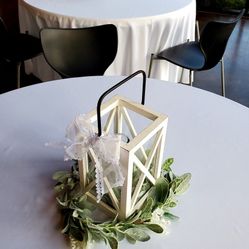 Tablecloths, Circular,  Polyester, 120 Inch in Diameter Quantity 6