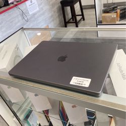 16” MacBook Pro With M1 Pro Chip/16gb/512gb