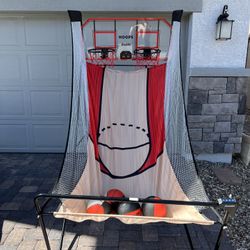 Basketball Arcade Double Hoop Game - Electronic Scoreboard + 4 Basketballs - 2 Player Shooting Arcade Playground