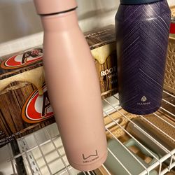 Insulated water bottles, hot and cold
