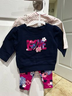 Carters 3 month-3piece outfits $6 each set
