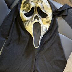 Ghostface mask