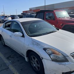 Nissian Altima 