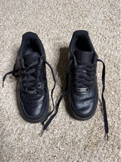 Nike women's black Air Force 1