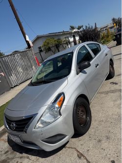 Nissan versa sv 2015