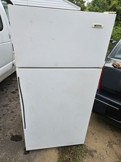 White Westinghouse Fridge works great