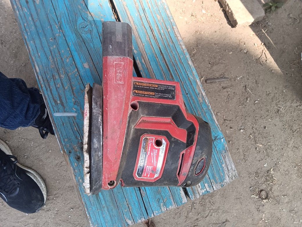 M18 Milwaukee Brushless Oribatal Sander