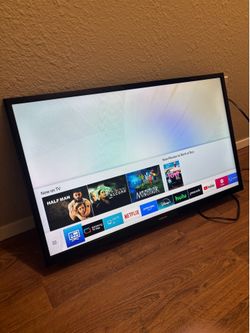 32" HD Smart TV M4500B   SAMSUNG.  With. REMOTE CONTROL.