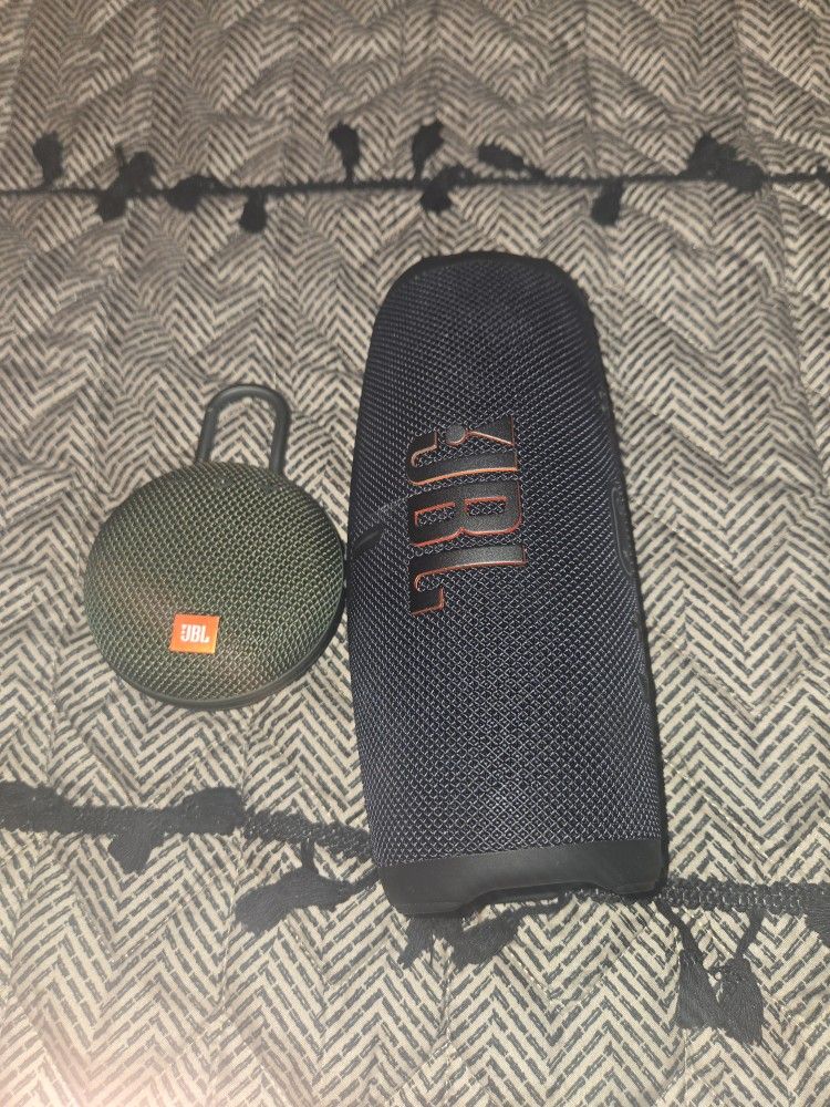 2 JBL Bluetooth Speaker