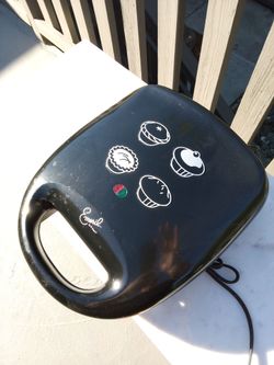 Emeril Mini Pie and Pastry Maker-never used