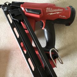 M18 FUEL Brushless Gen-2 15-Gauge Angled Finish Nailer (Tool Only)