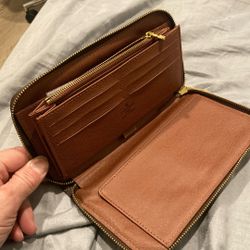 Louis Vuitton Monogram Zippy Wallet