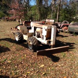 Ditch witch R40 Trencher (Runs Fine)