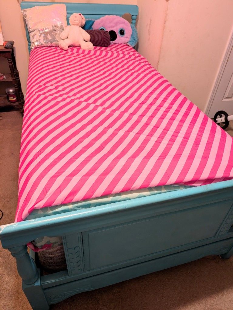 Solid Wood Twin Bed With Serta Mattress And Box Spring