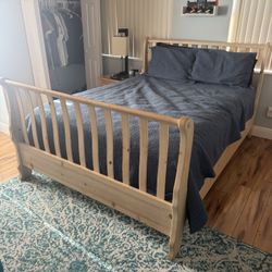 Queen Wood Beige Bedroom Set