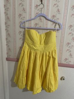 Women’s yellow dress (size large)
