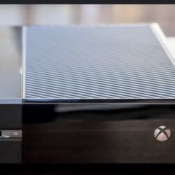 Microsoft XBox One W/ Controller 