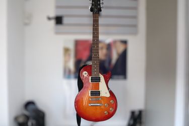 Epiphone Les Paul 100 Electric Guitar (Local pick-up only)