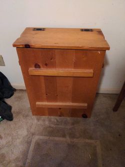 Antique Clothes Hamper