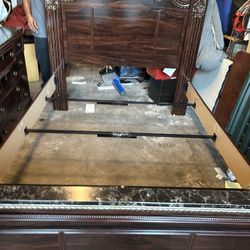 LIKE NEW kING FRAM &DRESSER MARBLE 