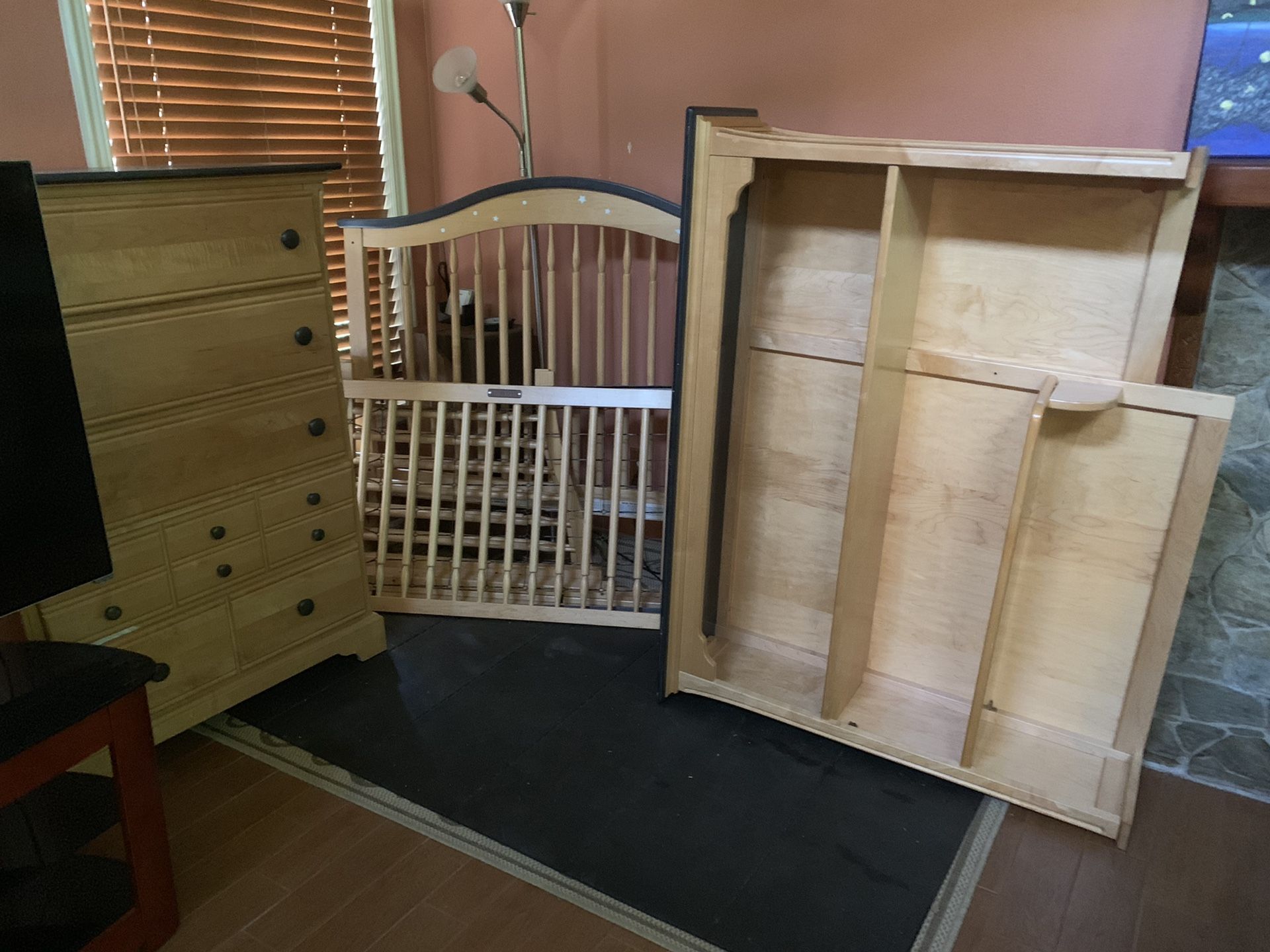 Crib/toddler bed/ full size bedroom set