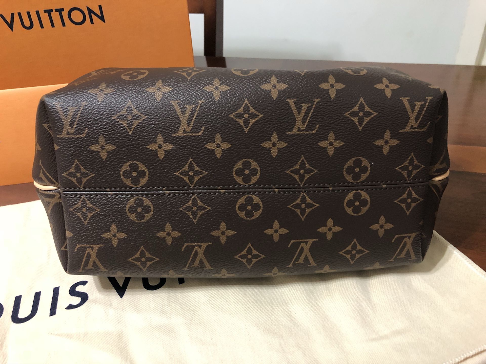 Authentic Louis Vuitton Turenne PM for Sale in Houston, TX - OfferUp