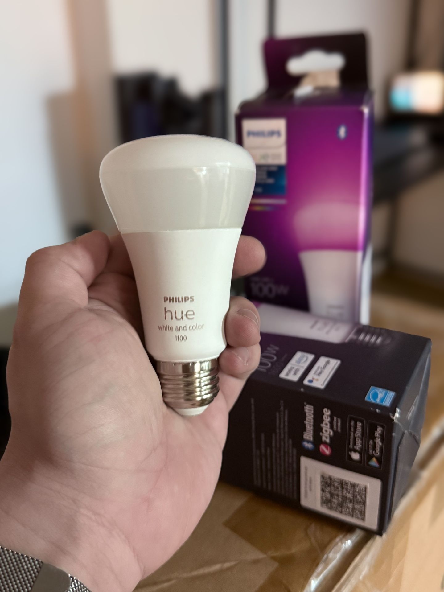 Philips Hue Smart Color Light Bulb A19 1100