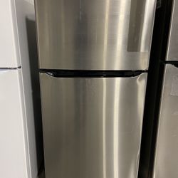 LG Refrigerator Never Used .Up to 50%off. Take home today!$550