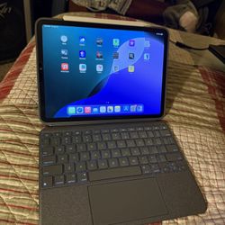iPad Pro 11” 64gb with keyboard case and pencil
