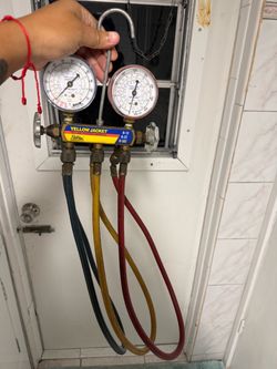 Yellow Jacket HVAC Manifold Gauge Set with Hoses