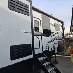 2022 Raptor 429 44' toy hauler brand new never used