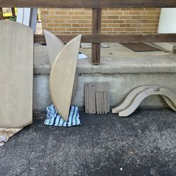 Linon Drop Lead Table