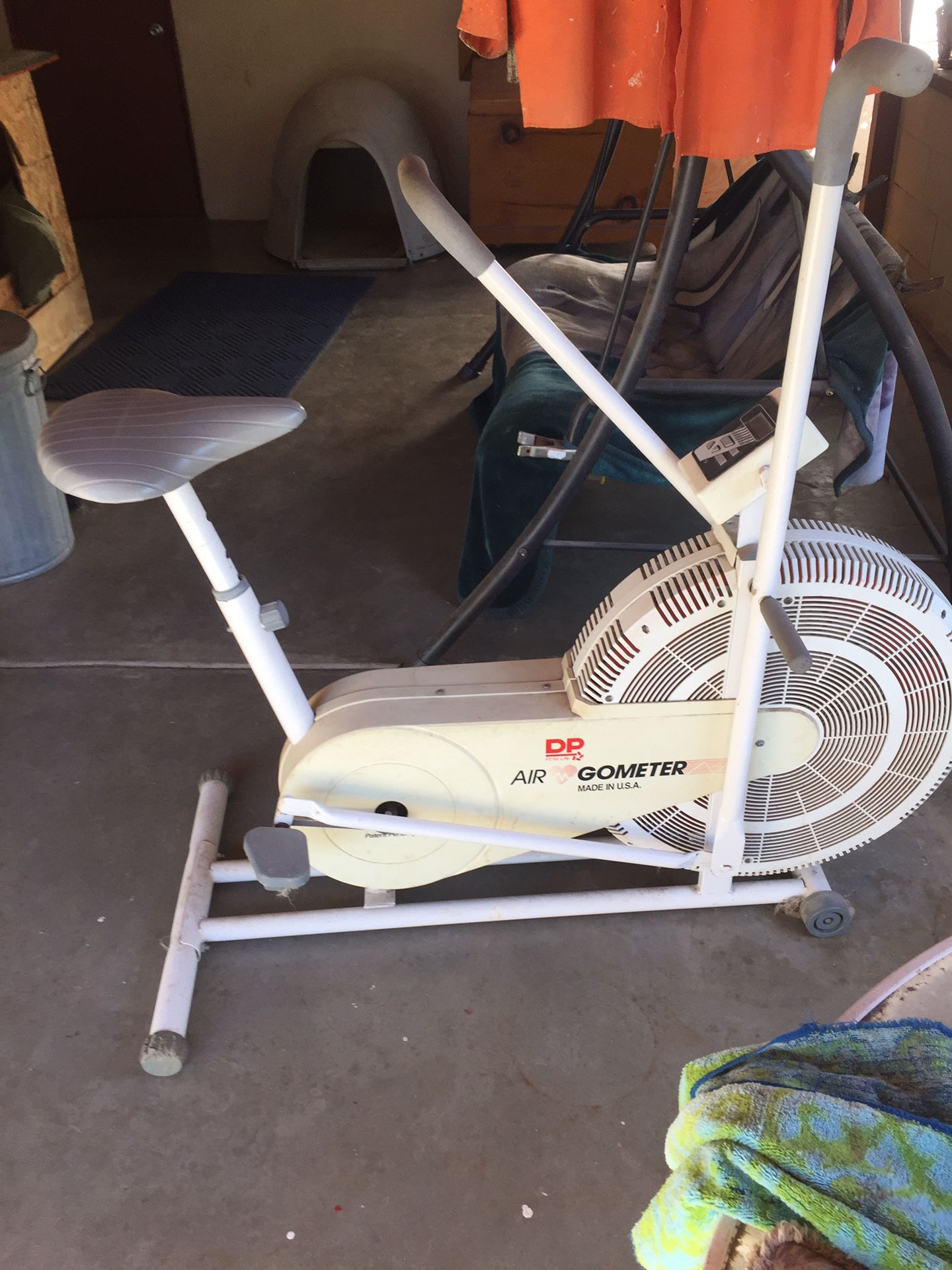 Dual action exercise bike