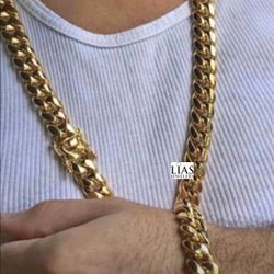 New 18k Yellow Gold Cuban Link Chain And Bracelet 