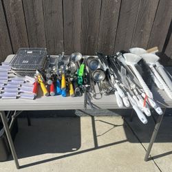 spoons, brushes, everything that's in the photo