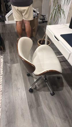 Desk chair