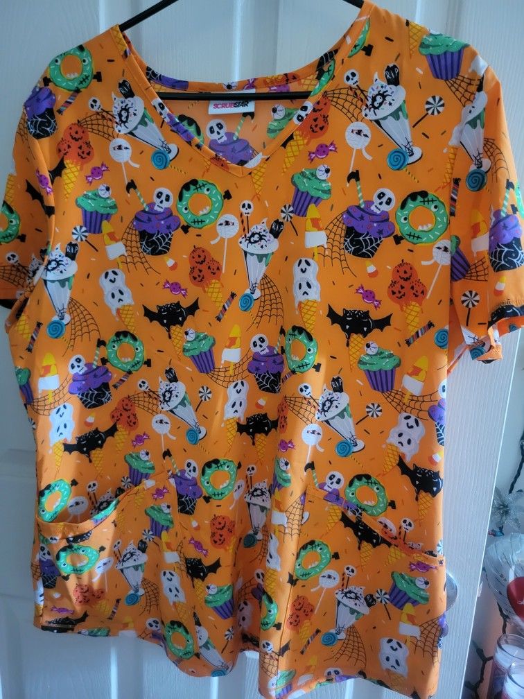 Women's Printed Scrub Top 