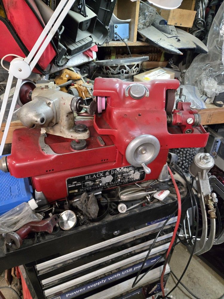 Black & Decker  Valve Machine With Seat Cutters And Collets 
