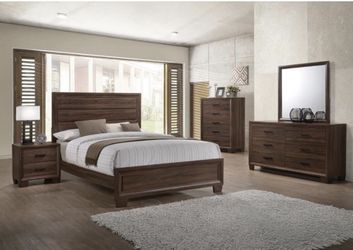 Brandon Collection Warm Brown Wood Queen Bed set 4pc Set