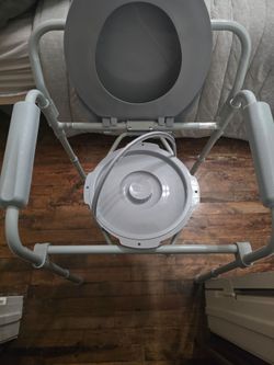 Guardian Heavy-Duty Bariatric Bedside Commode, 650-lb capacity