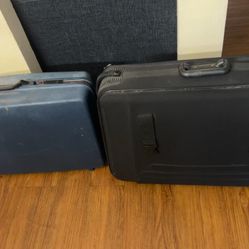 2 Traveling Bag Each Size  30x8x29 Inches . Each 5$ Both 8$