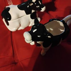 Vintage Cream And Sugar Cow Dispenser's 